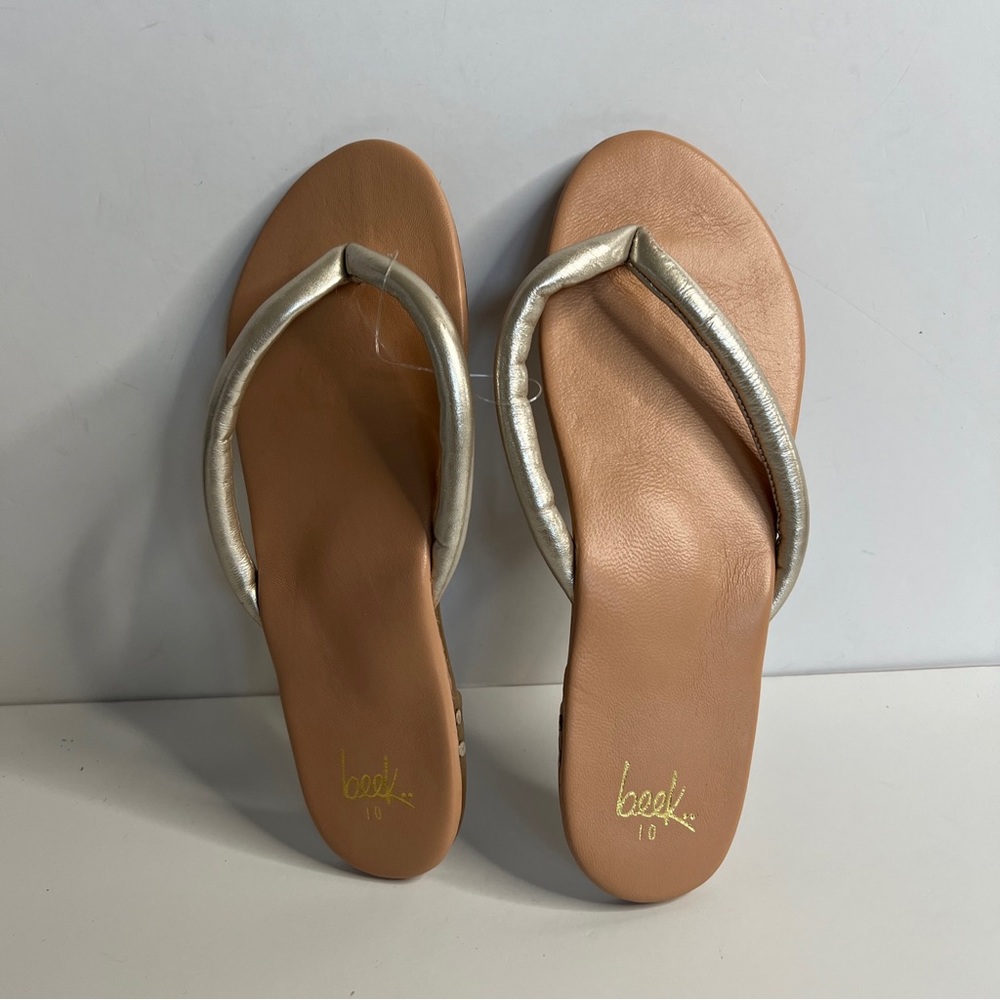 Beek Sunbird Thong Sandal Gold/HONEY size 10